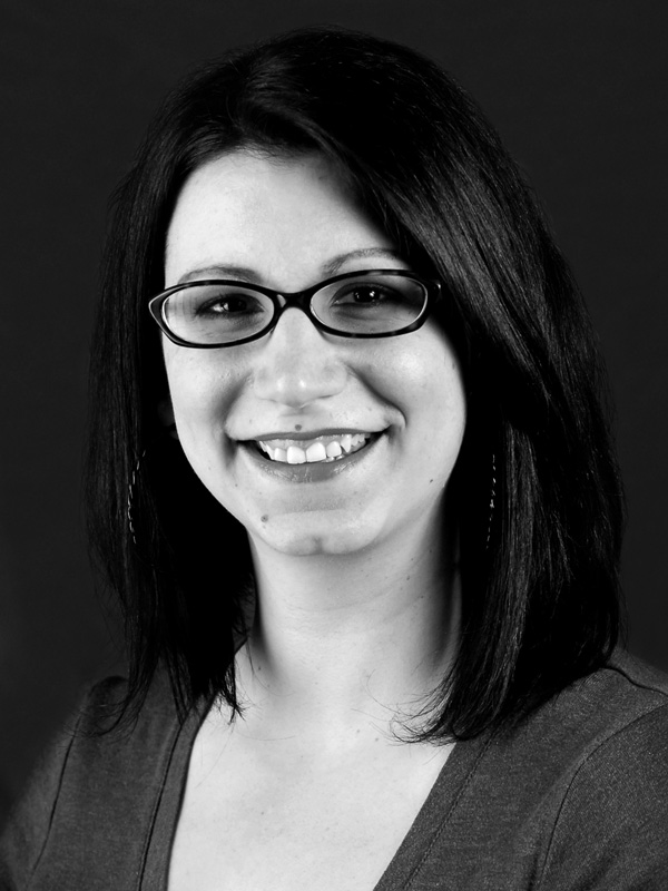 Headshot of Lauren M. Grof-Tisza